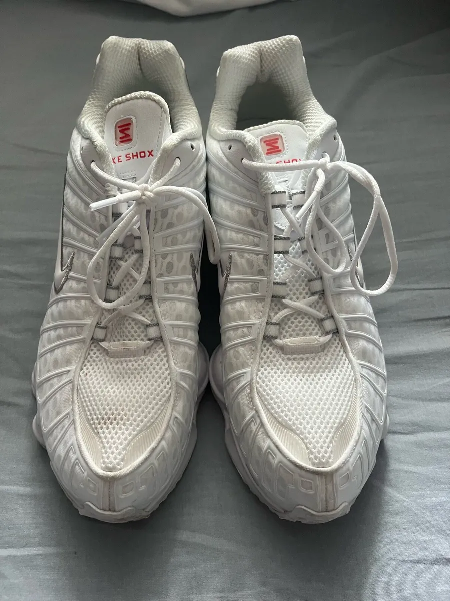 White Nike shox - Image 3