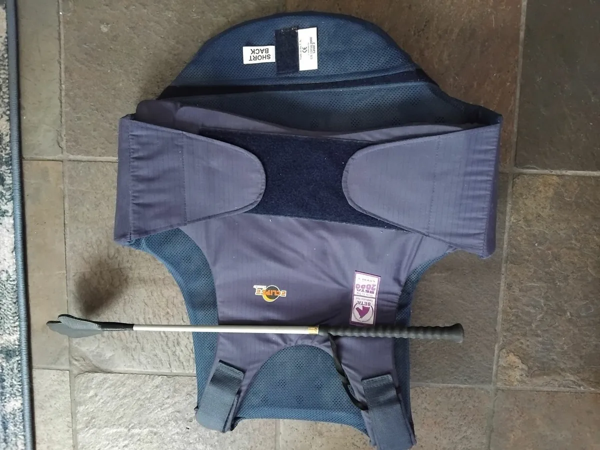Bike rack for car, horse riding protector jacket. - Image 4