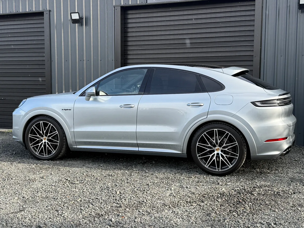 242 Porsche Cayenne E-Hybrid Huge Spec - Image 4