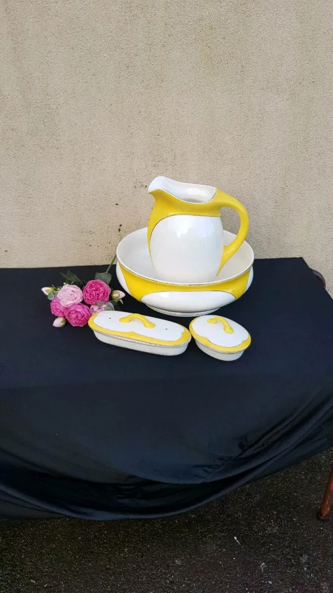 Maastricht ceramic washing bassin set