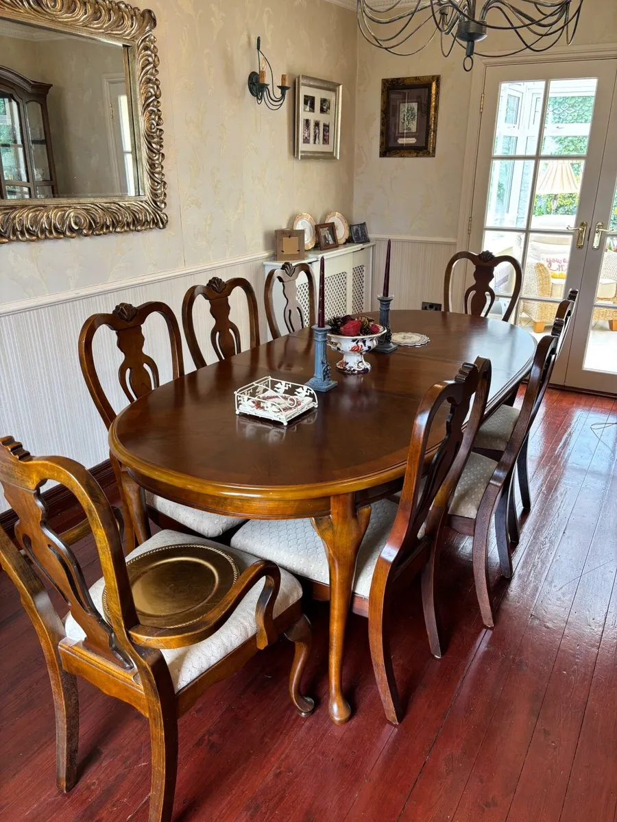 Dining Table & chairs - Image 2
