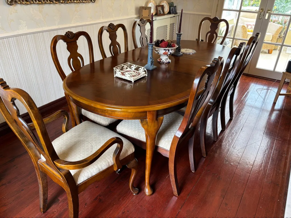 Dining Table & chairs - Image 1
