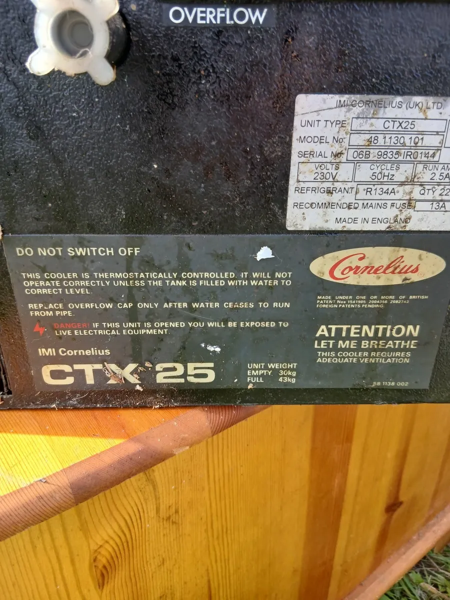 Beer Cooler .All Taps and nitrogen gauge - Image 1