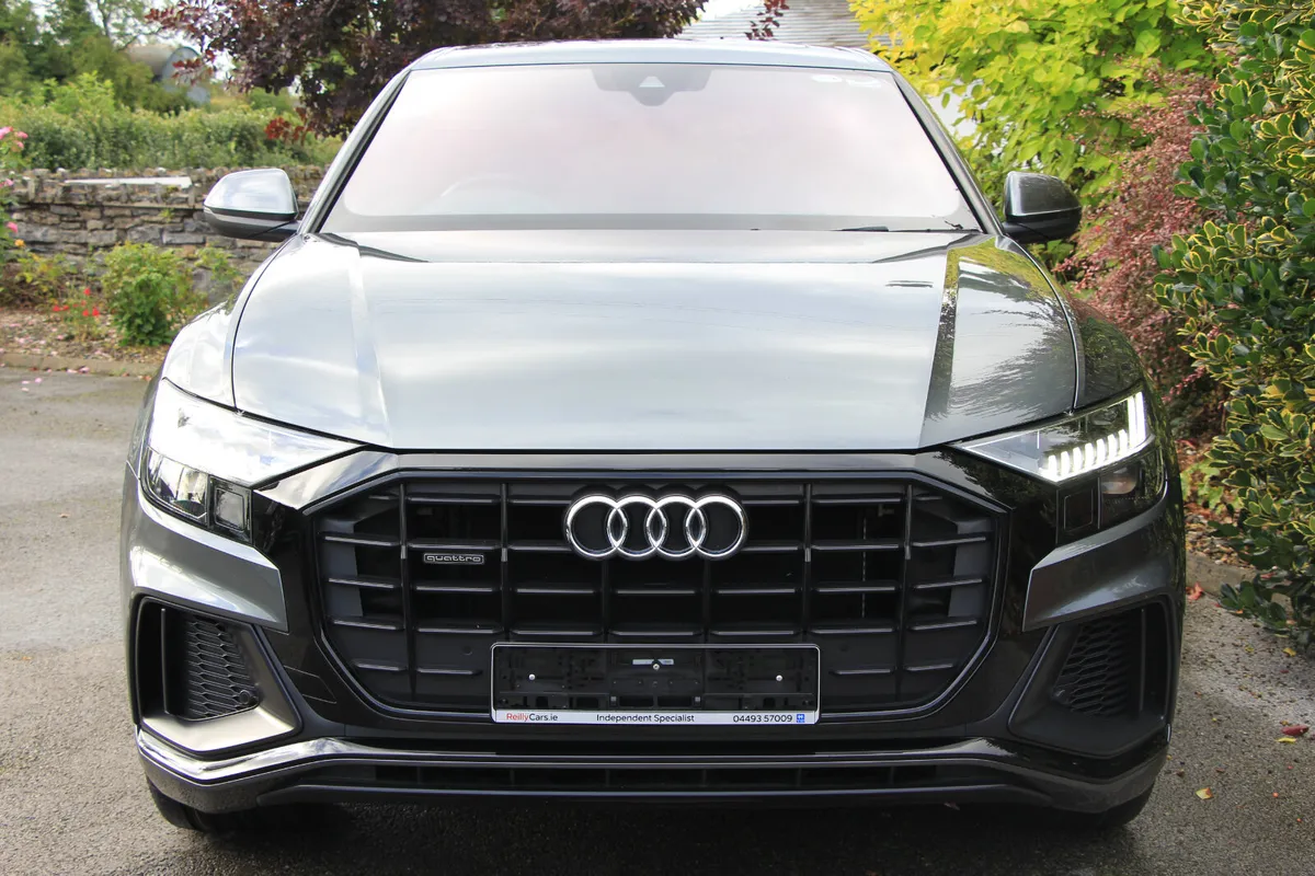 Q8 50 TDI 286HP Black Edition * Sunroof *1 owner - Image 2
