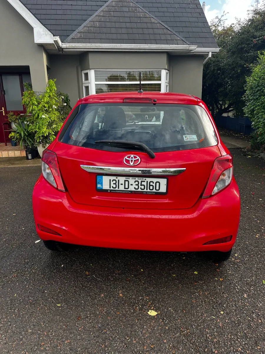 Toyota Yaris 2013 - Image 2