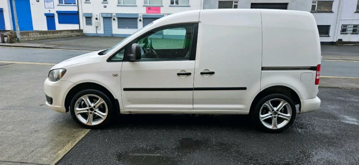 VOLKSWAGEN CADDY NEW CVRT - Image 4