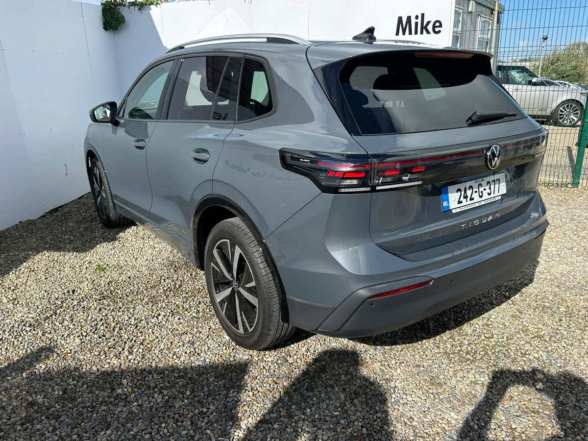 volkwagon tiguan  auto - Image 4