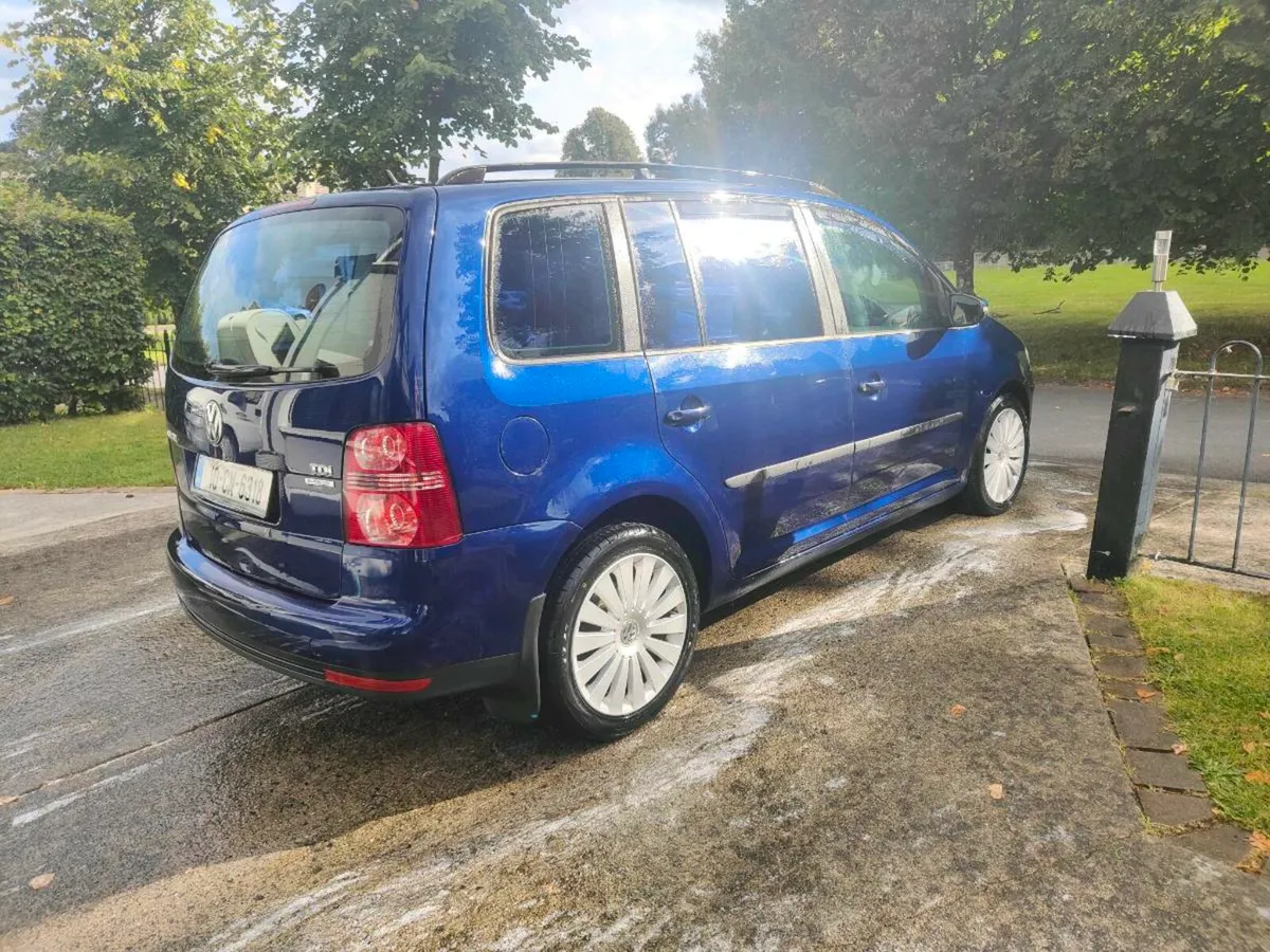 Volkswagen Touran 7 seater - Image 2
