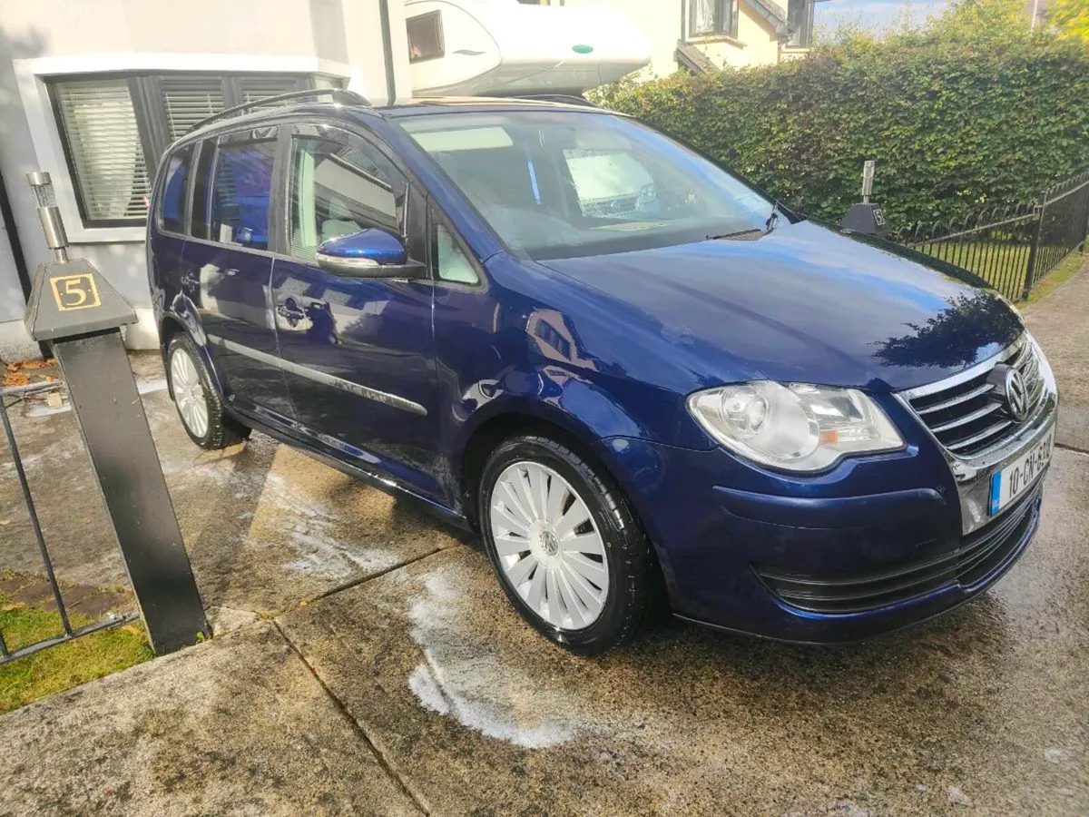 Volkswagen Touran 7 seater - Image 4
