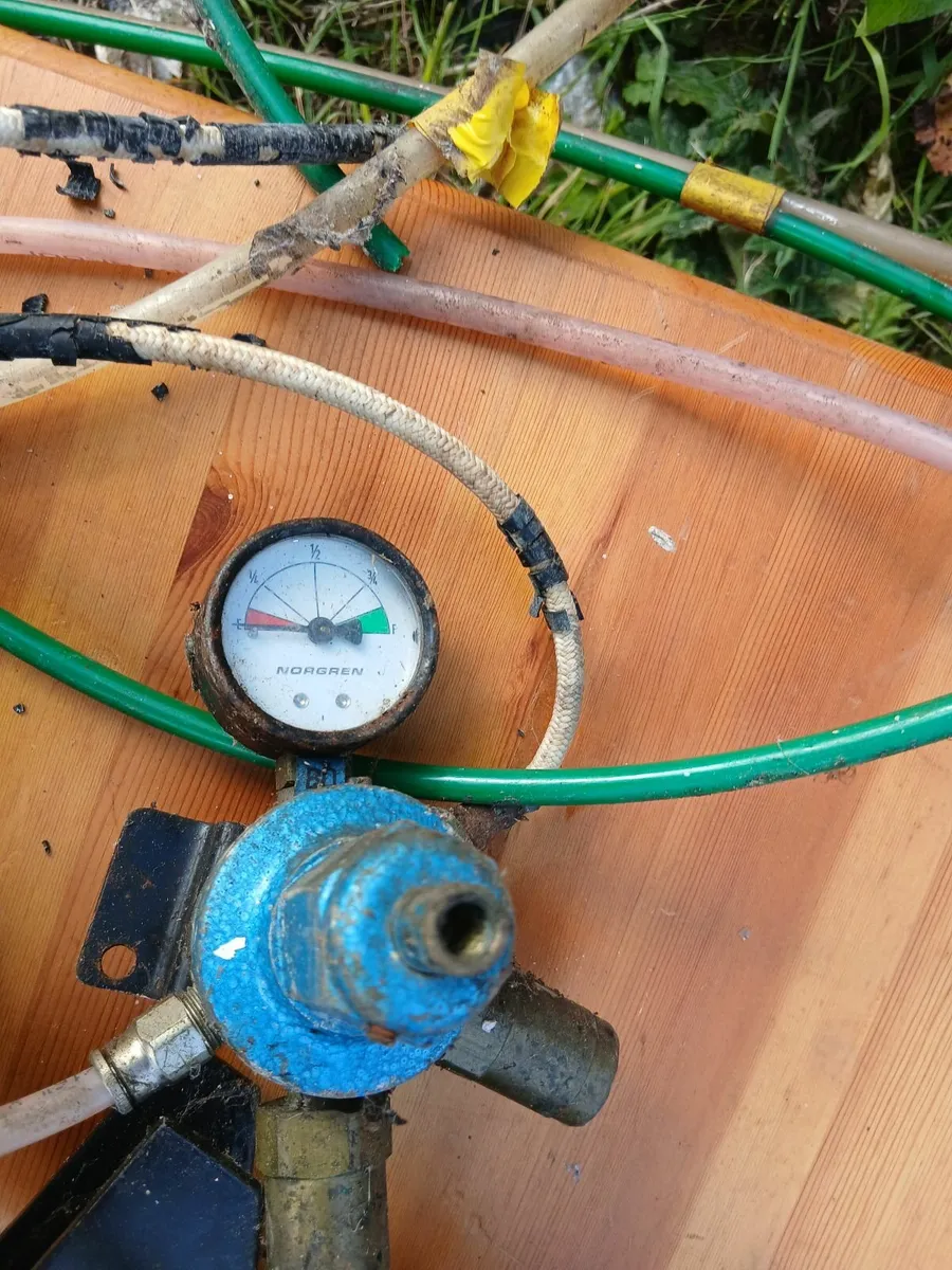 Beer Cooler .All Taps and nitrogen gauge - Image 3