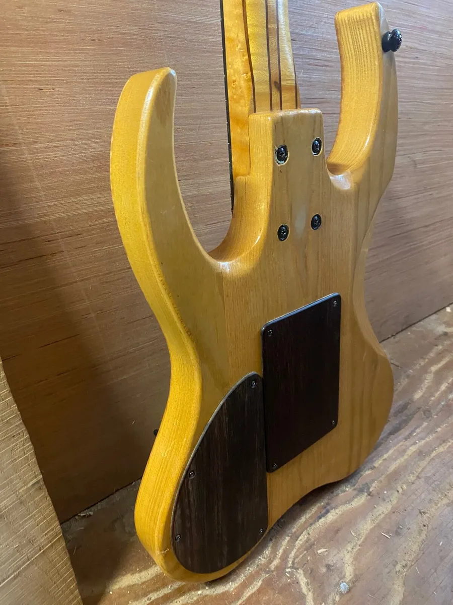 Electric guitar - Image 4
