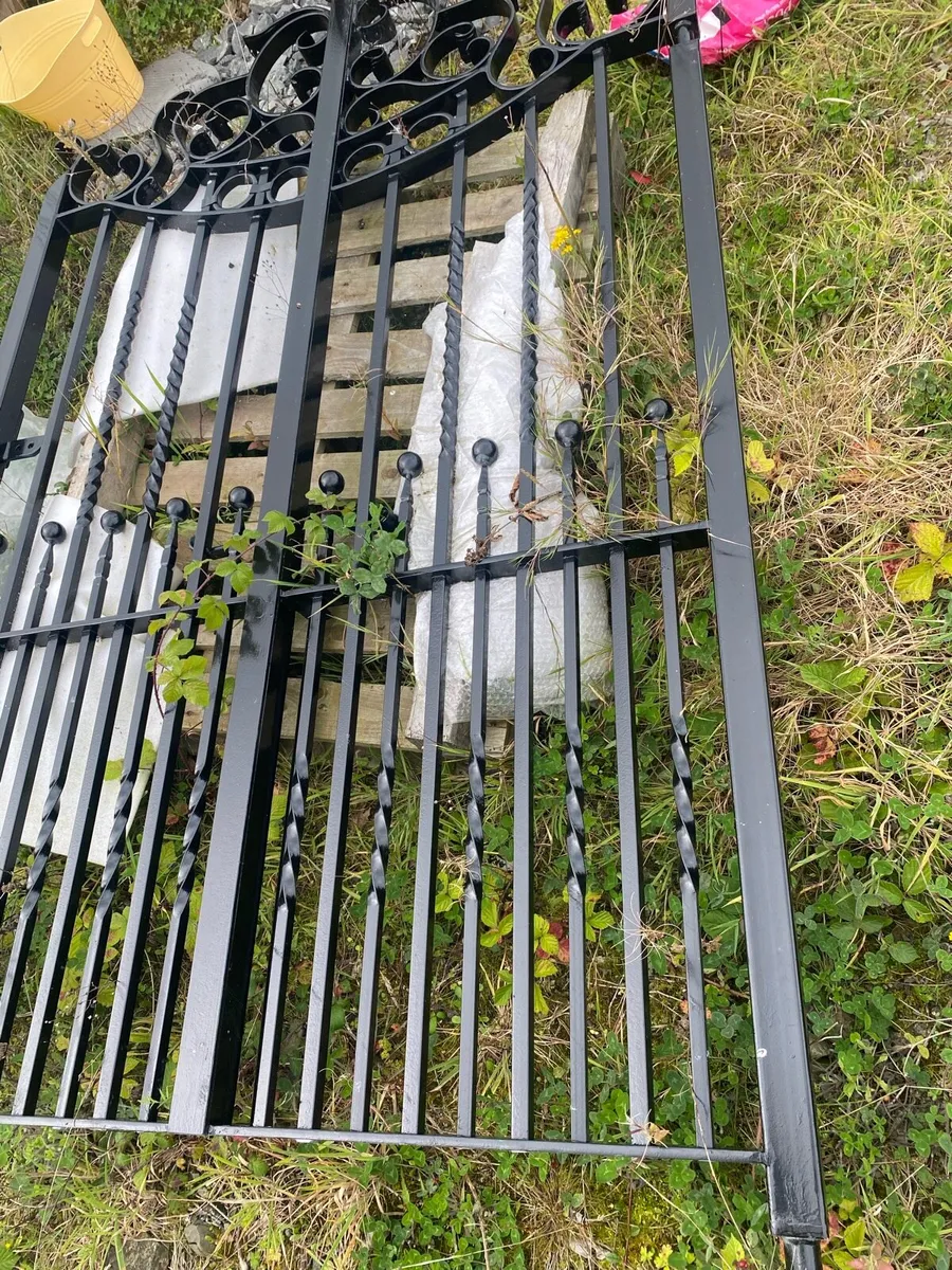 Gate - Image 3