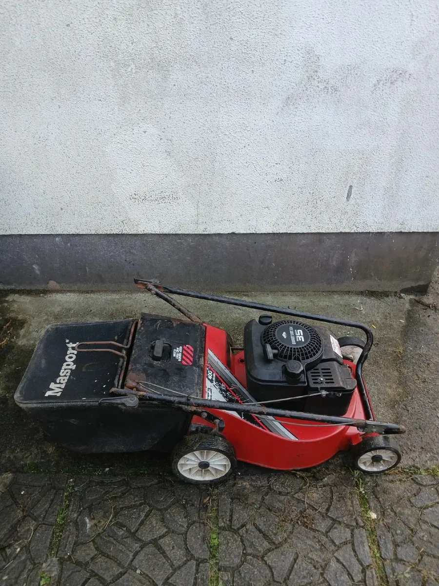 lawn mower - Image 1