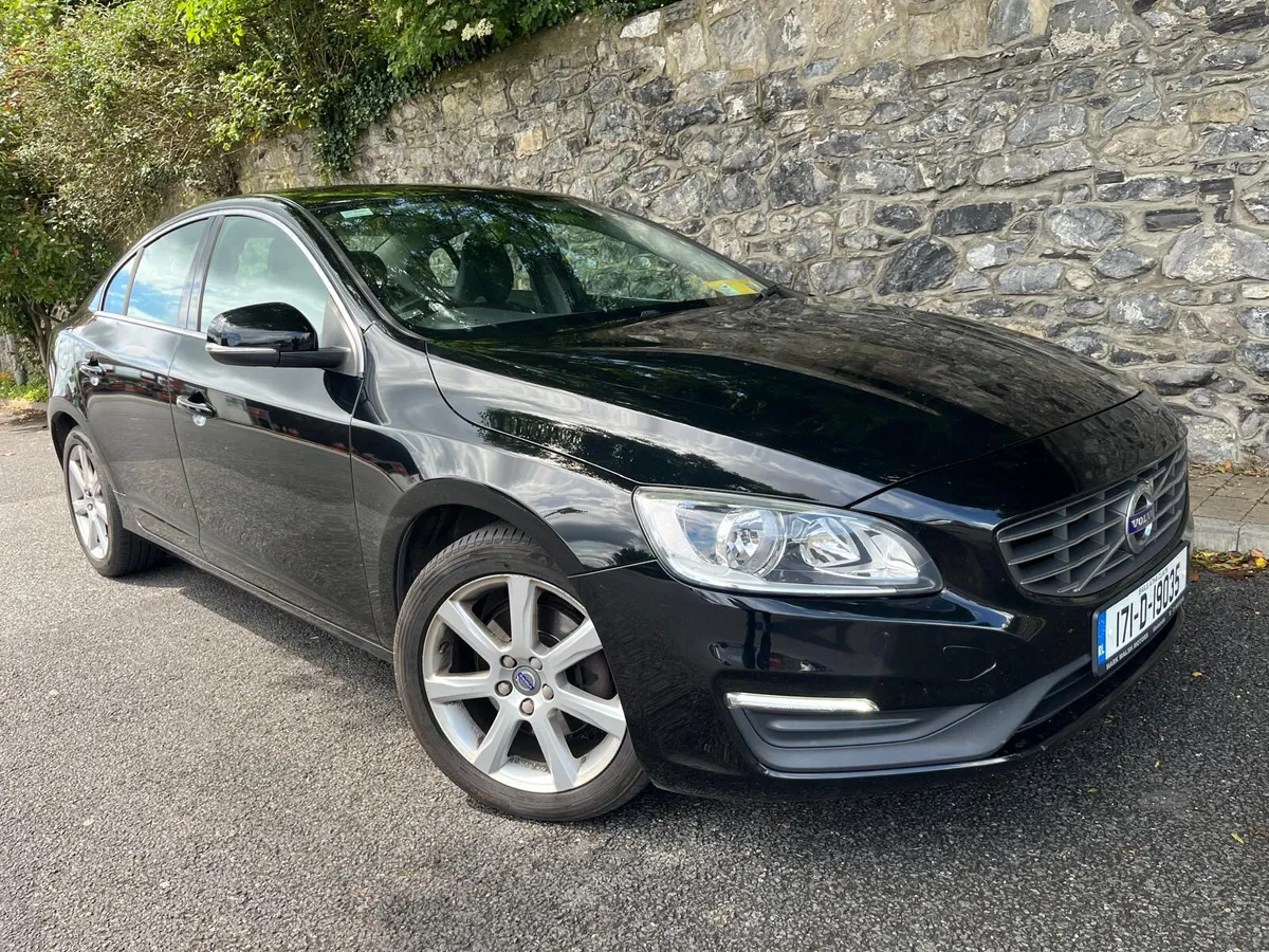 Volvo S60 2017 D2 SE 4DR - Image 4
