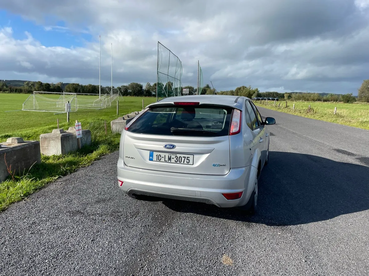 Ford Focus 2010 - Image 3