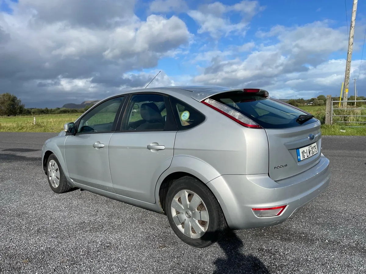 Ford Focus 2010 - Image 4