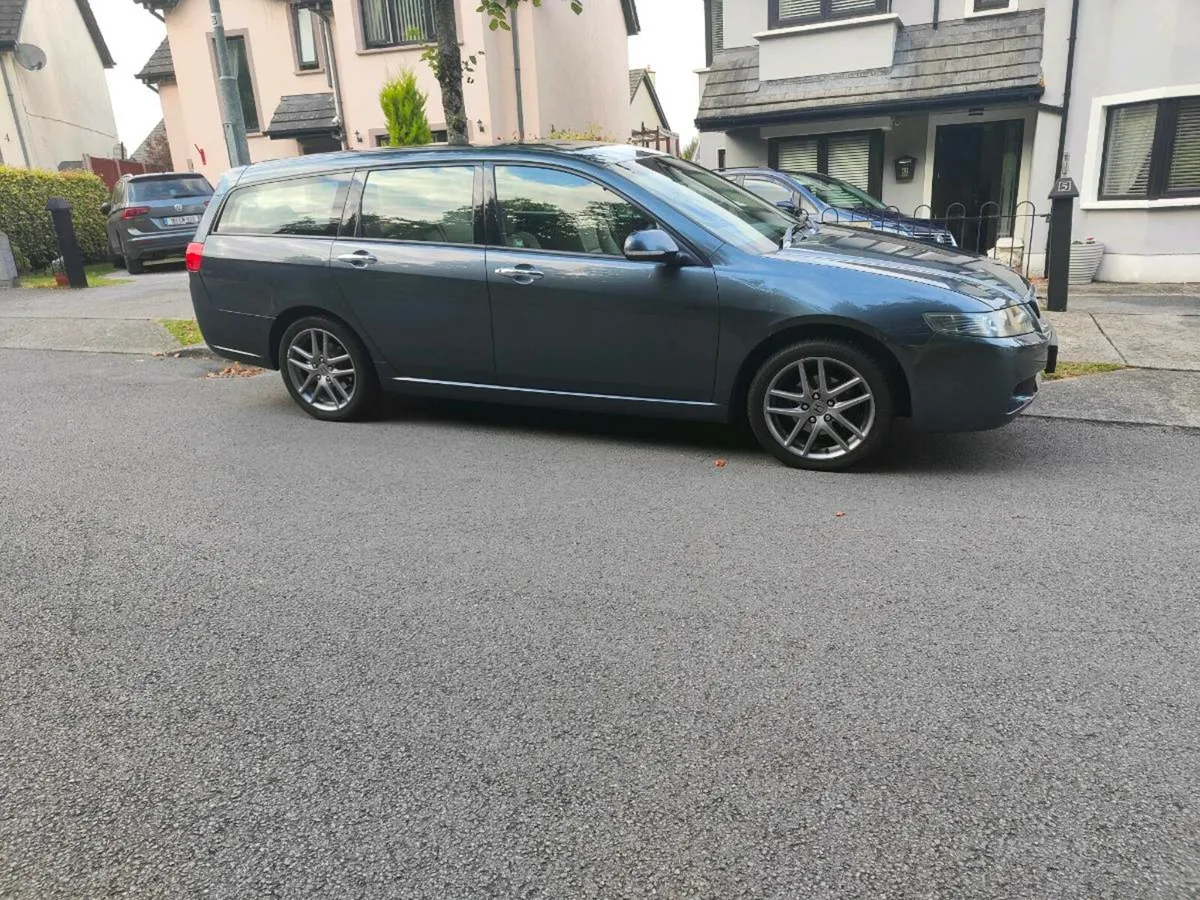 Honda Accord Executive Tourer - Image 2