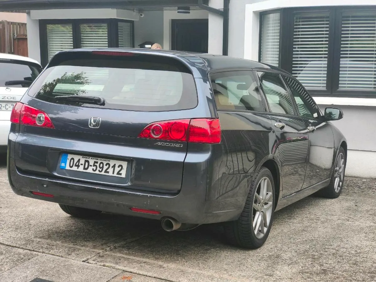 Honda Accord Executive Tourer - Image 4