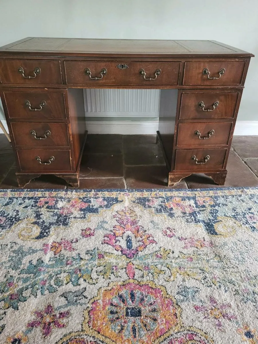 Antique desk - Image 3