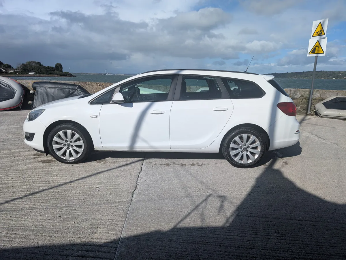 Opel Astra 1.7 Dsl, Estate,2013 - Image 2