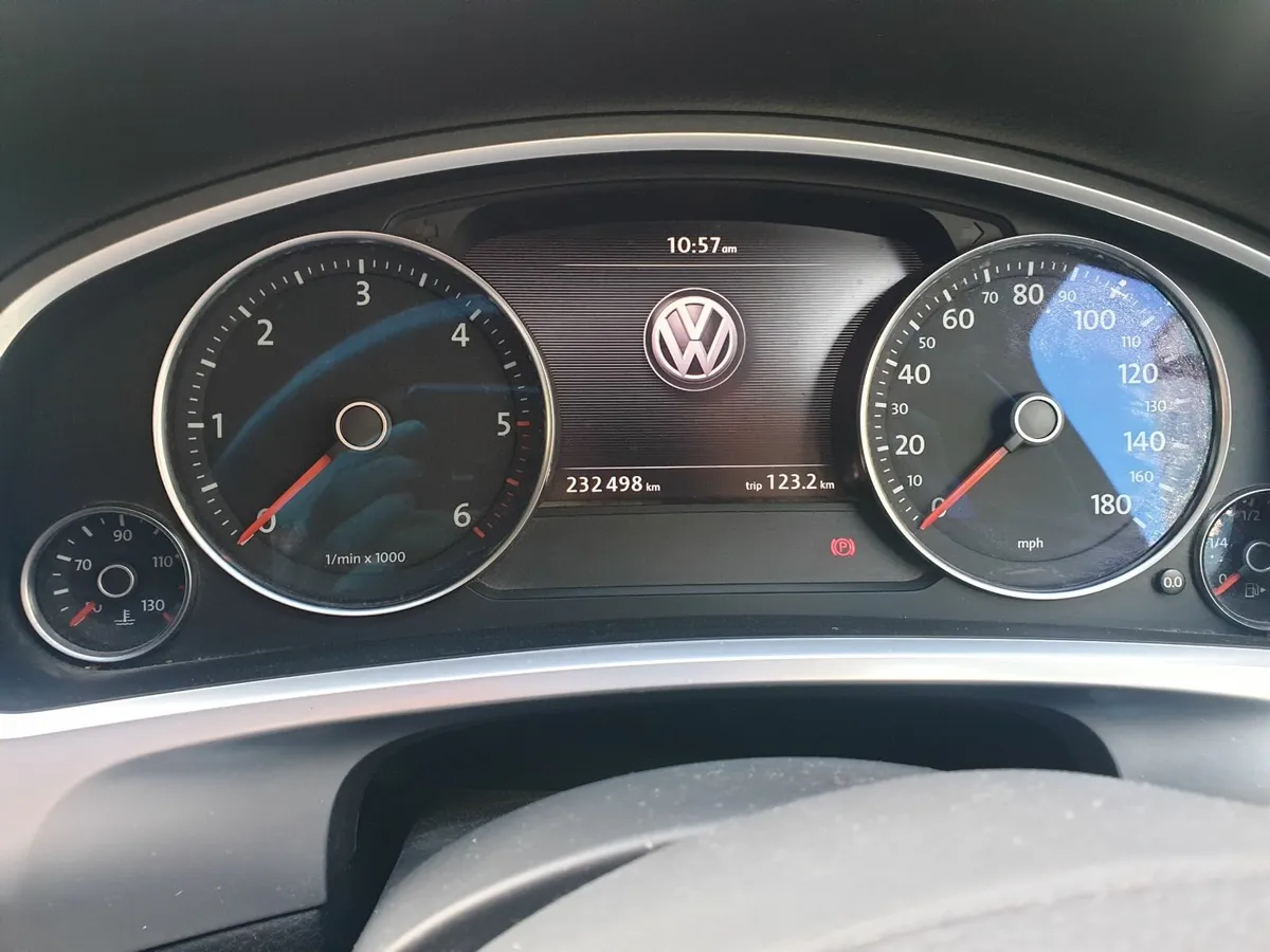 Volkswagen Touareg N1 CrewCab Commercial - Image 2