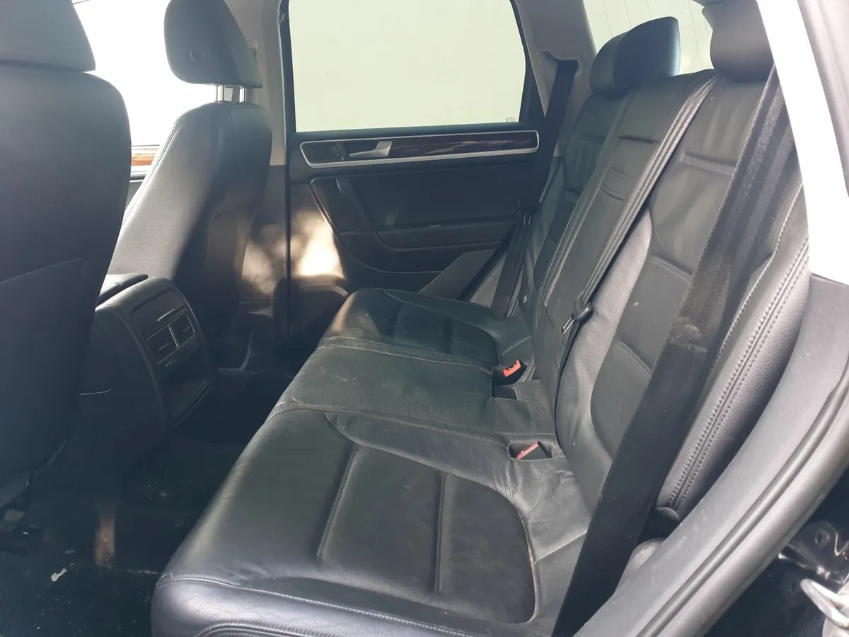 Volkswagen Touareg N1 CrewCab Commercial - Image 4