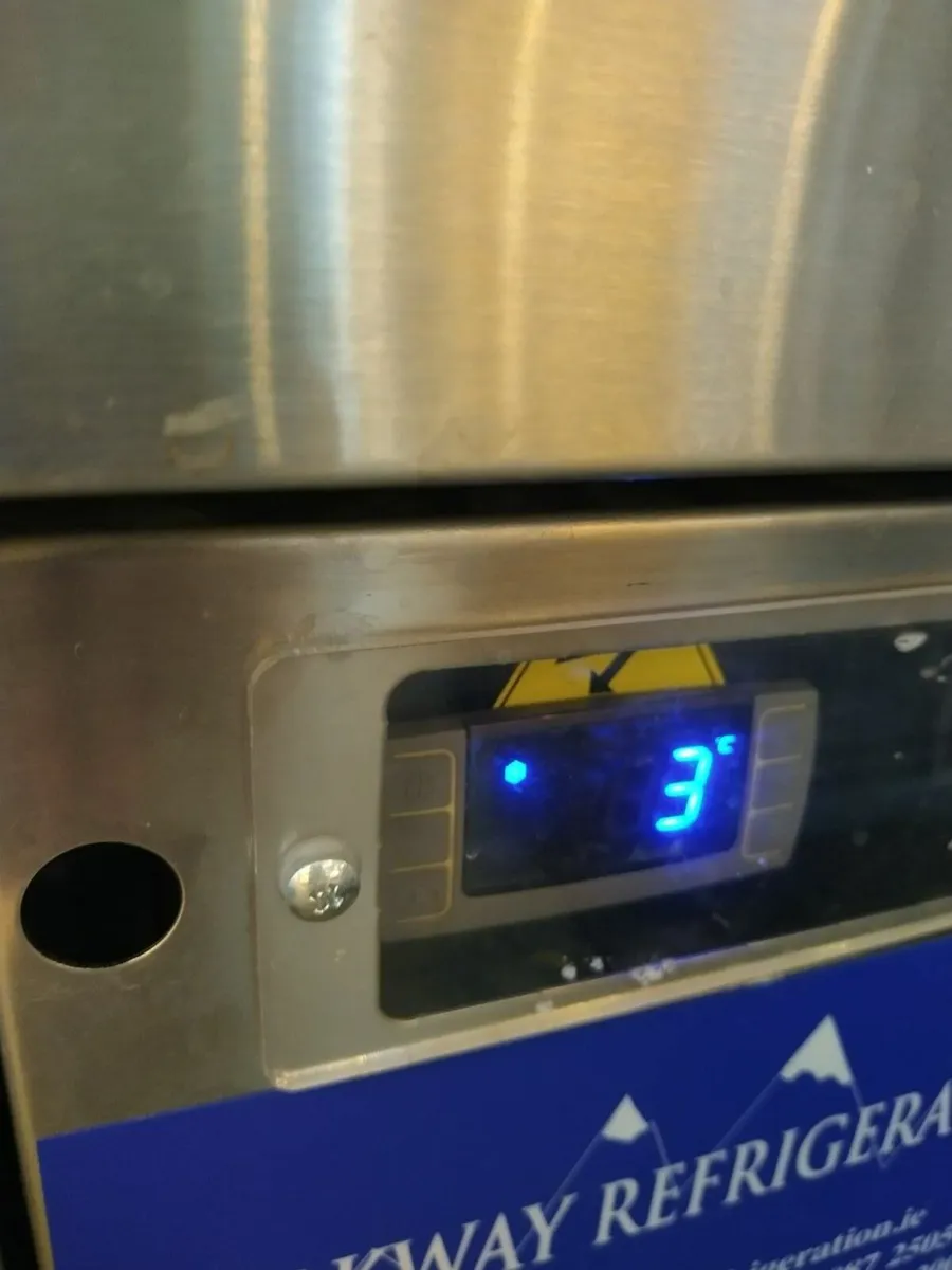 Display Fridge - Image 2
