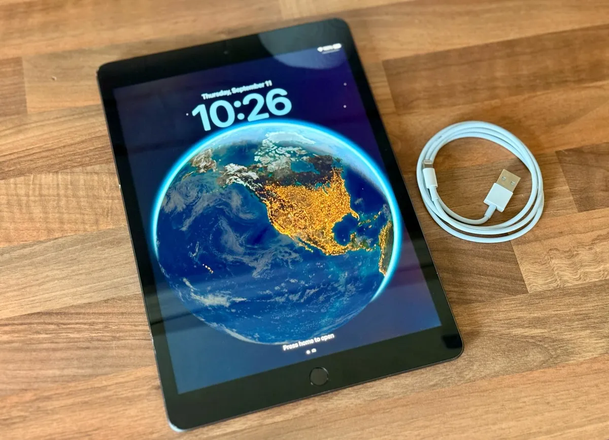 iPad 7th Gen - 32GB - Space Grey - Image 1