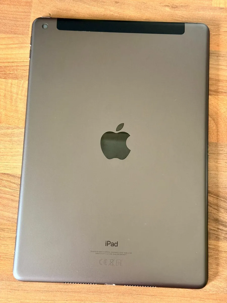 iPad 7th Gen - 32GB - Space Grey - Image 3