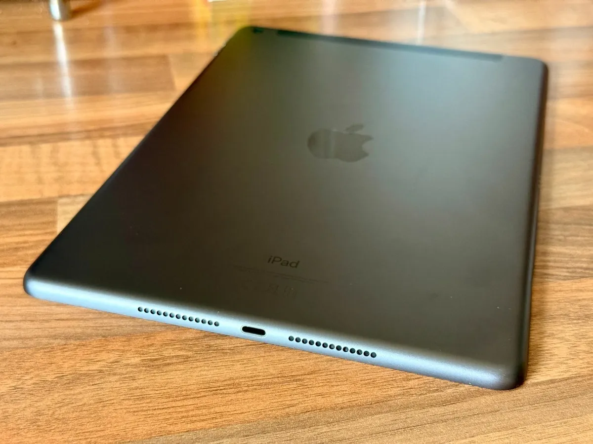 iPad 7th Gen - 32GB - Space Grey - Image 4