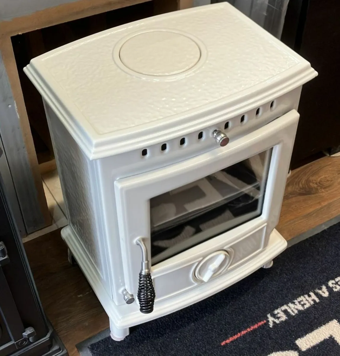 Cream Enamel 5kw Non-Boiler Stove - Image 1
