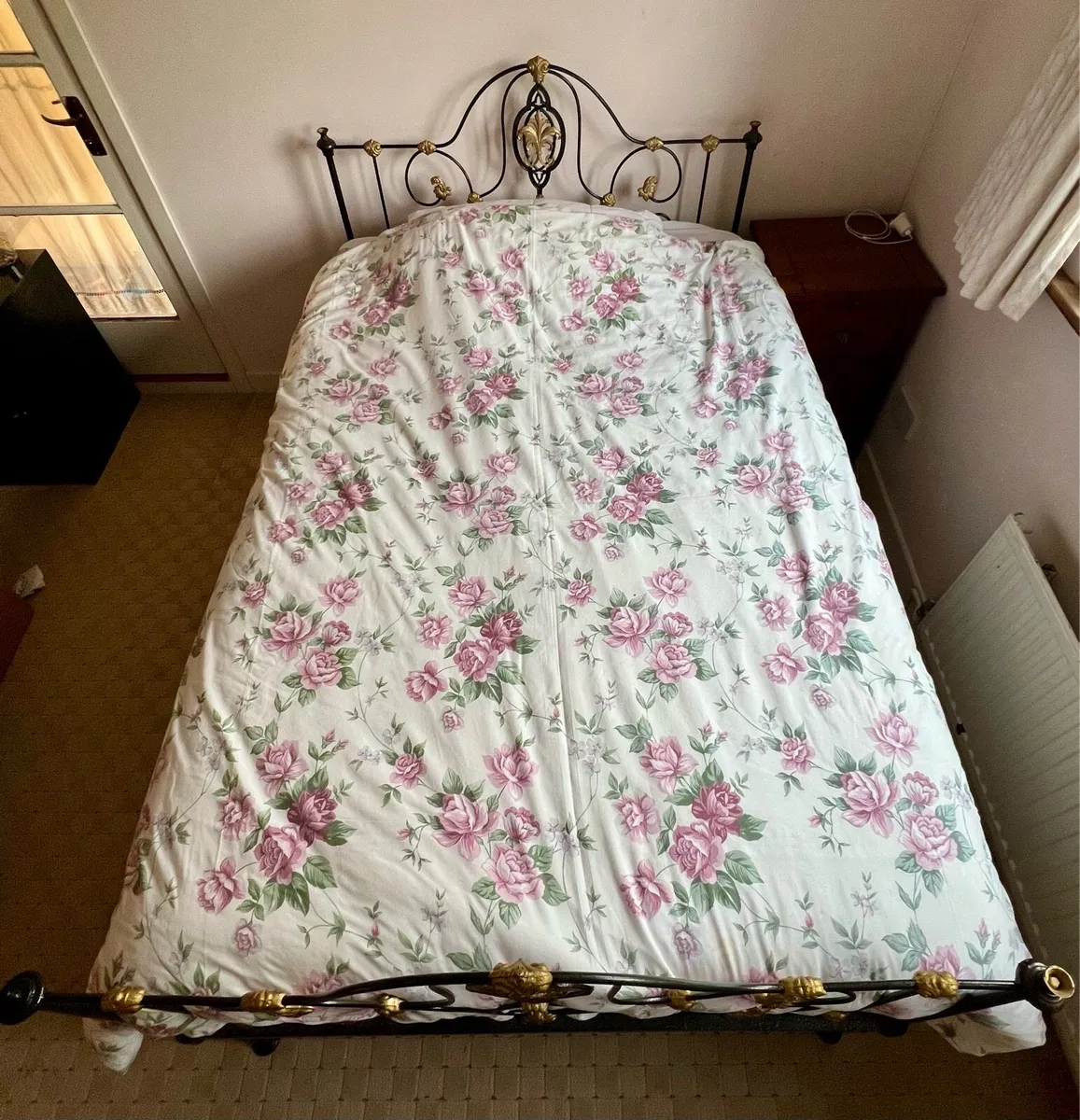 Antique double bed frame and mattress - Image 4