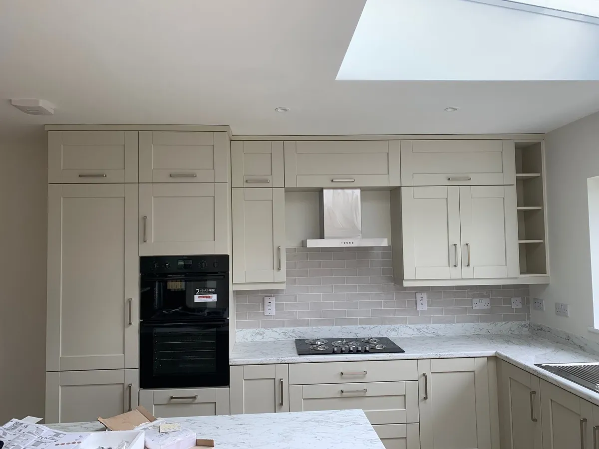 Kitchen units - Image 1