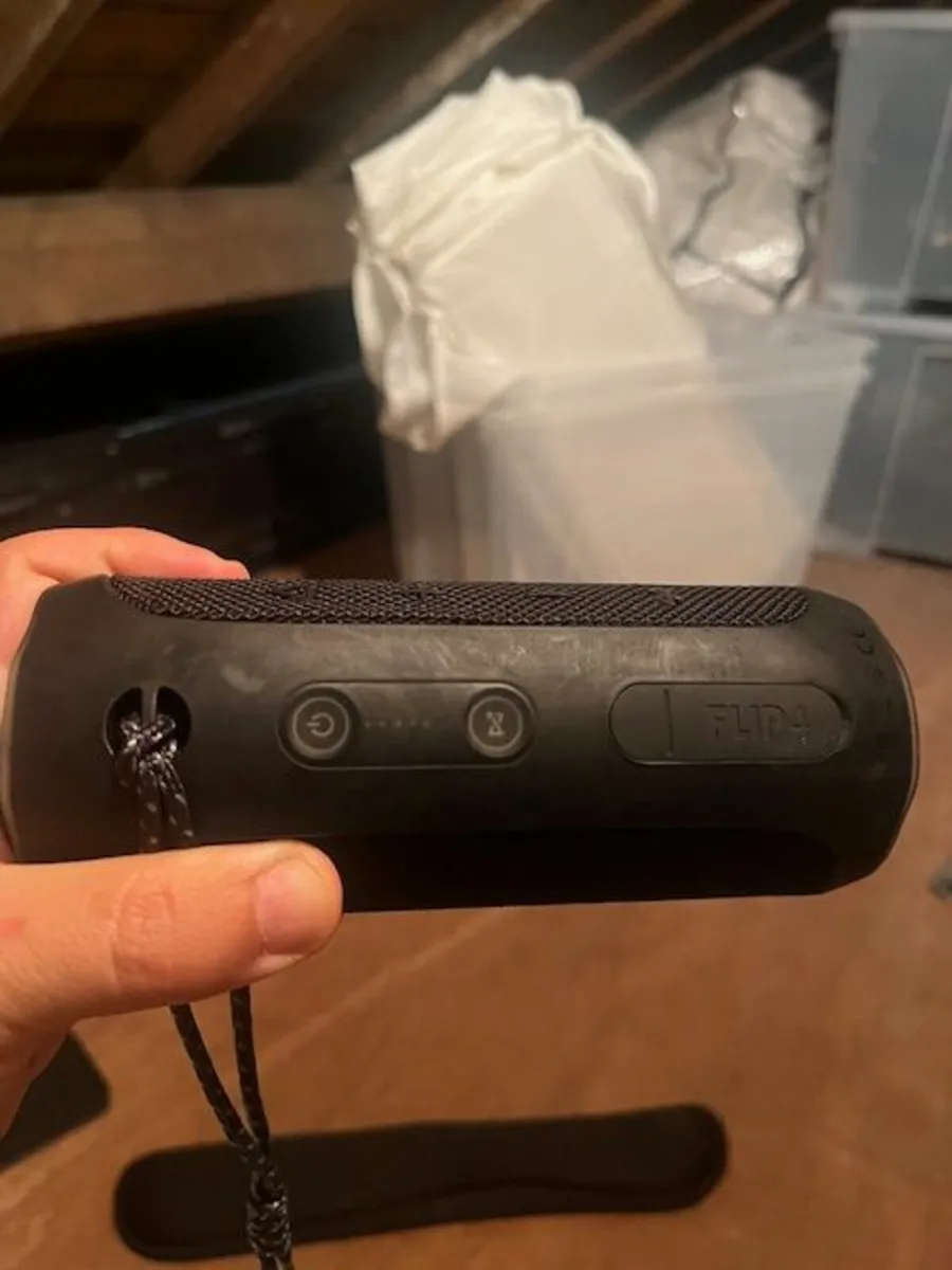 JBL Flip 4  Waterproof Portable Bluetooth Speaker - Image 3