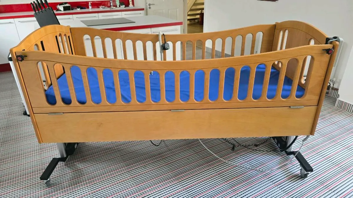 Fully adjustable electric bed - Image 1