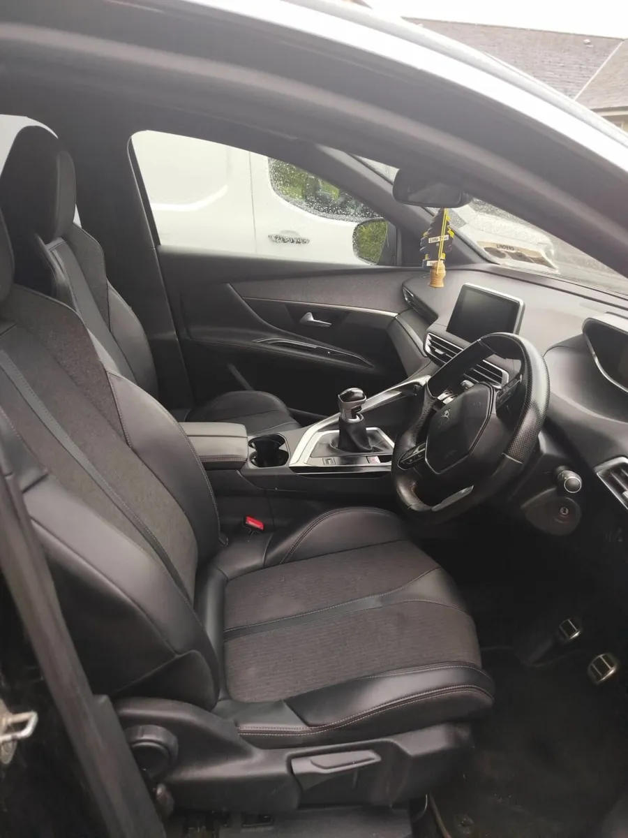 Peugeot 3008 2019 - Image 2
