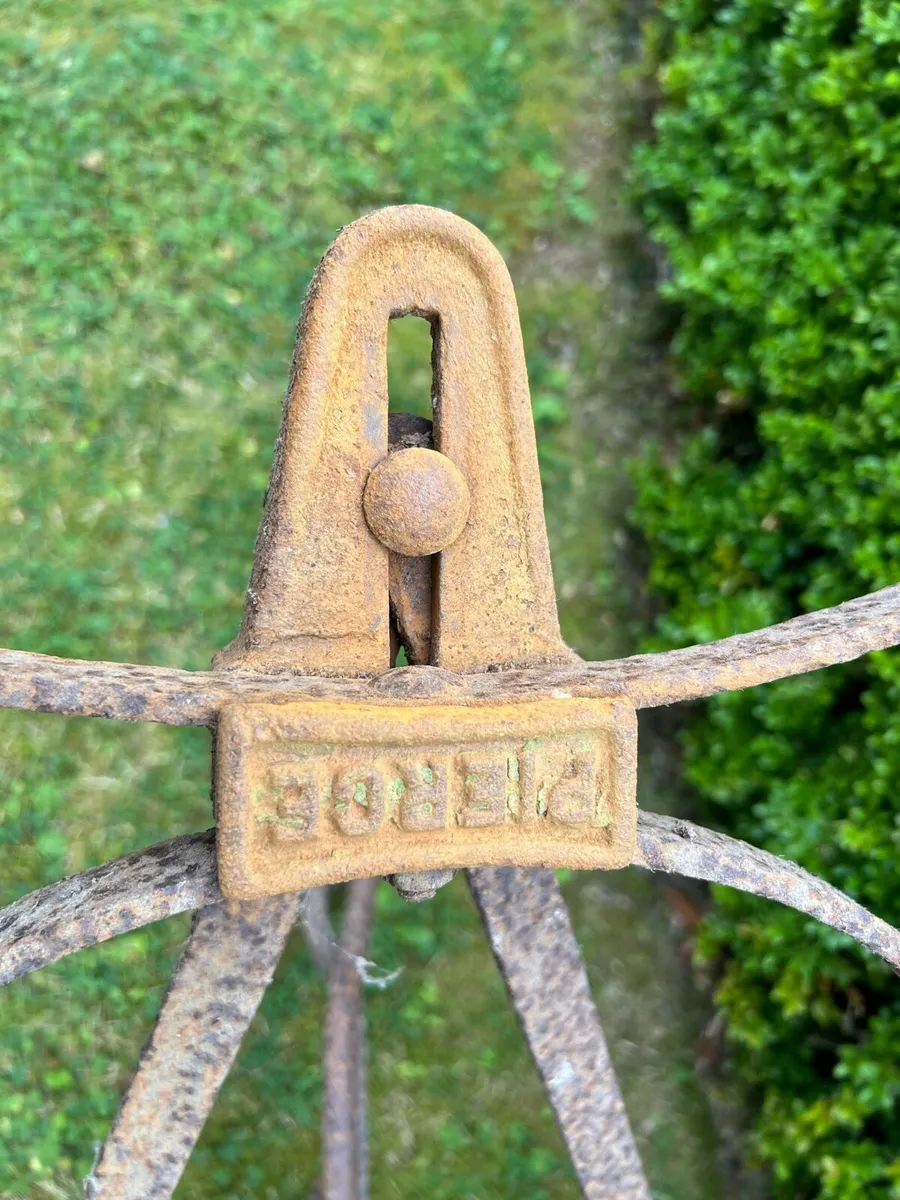 Antique horse-drawn hoe - Image 4