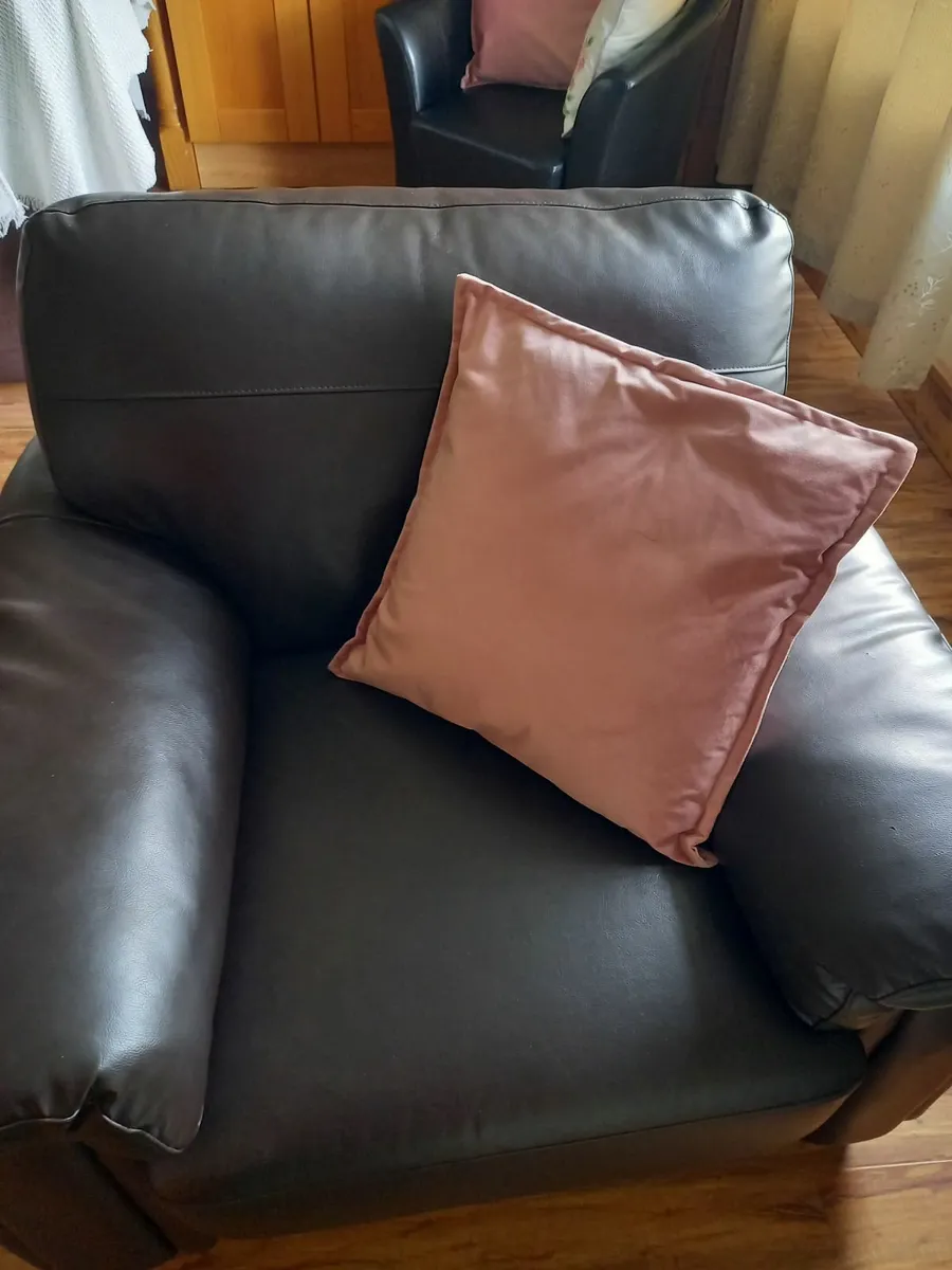 Armchairs - Image 4