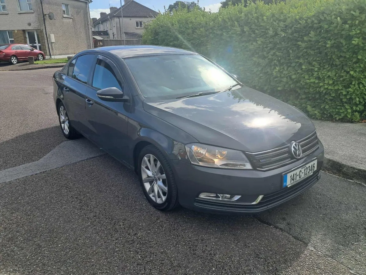 Volkswagen Passat - Image 2