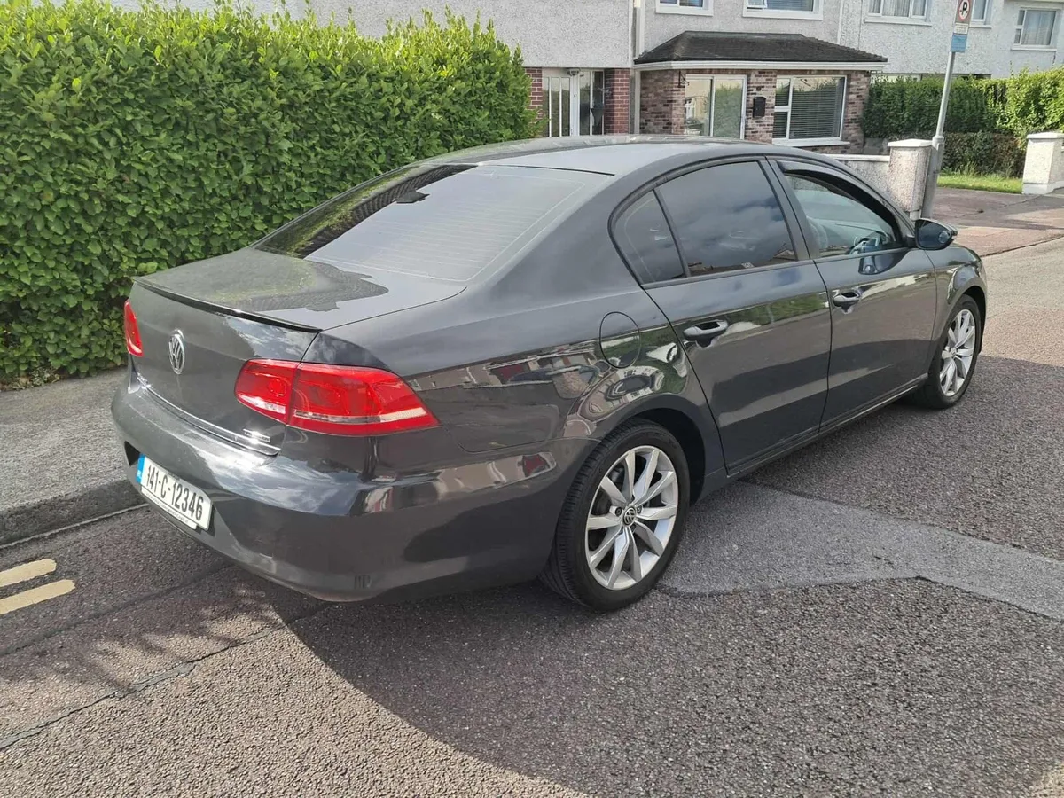 Volkswagen Passat - Image 4