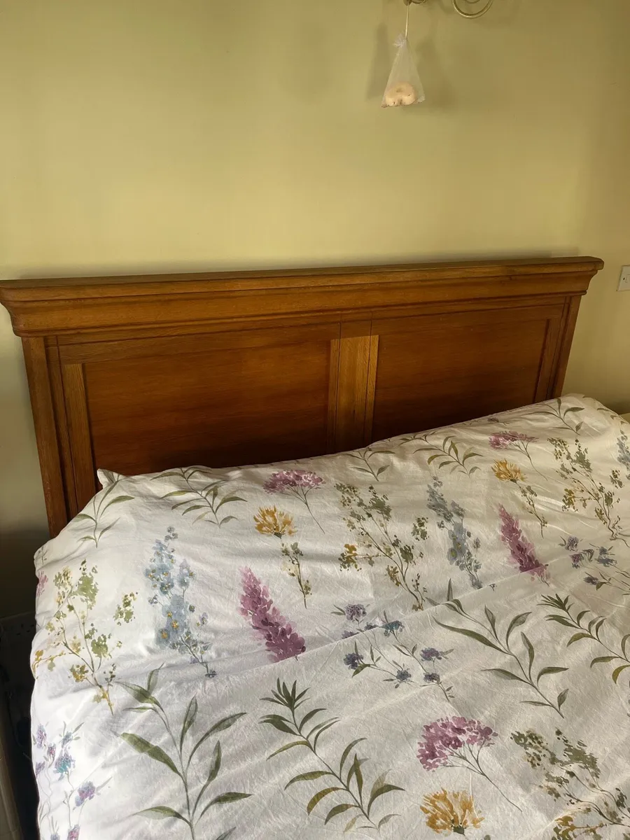 Kind size bed and mattress - Image 2