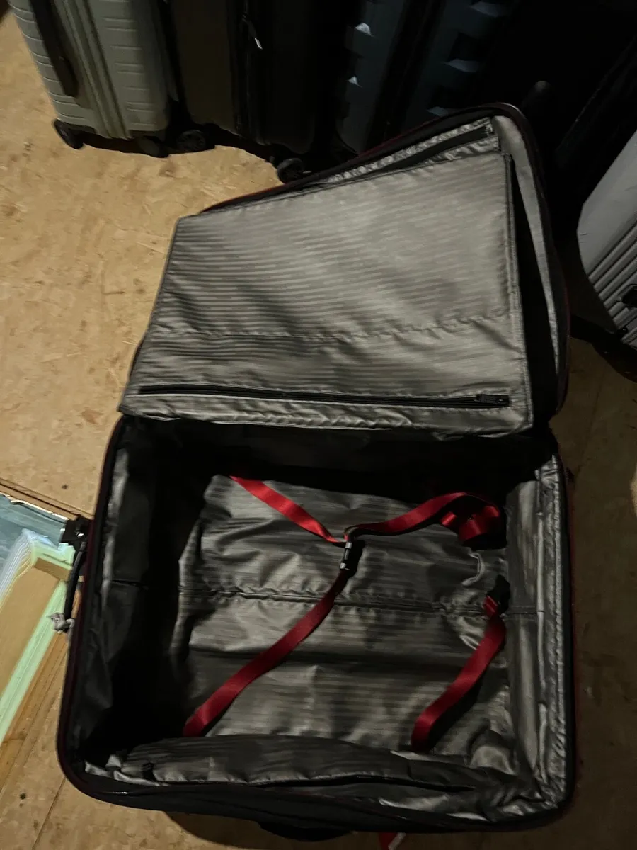Tumi  suitcase - Image 2