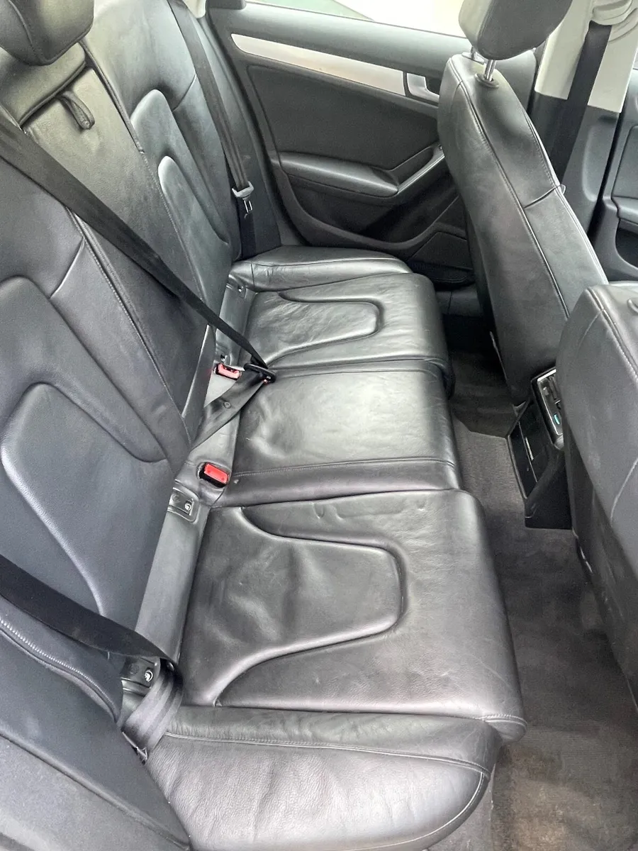 Audi A4 2011 - Image 2