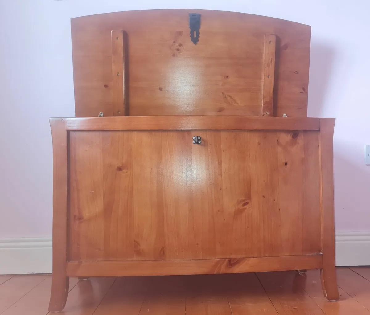 Wardrobe and blanket box - Image 1