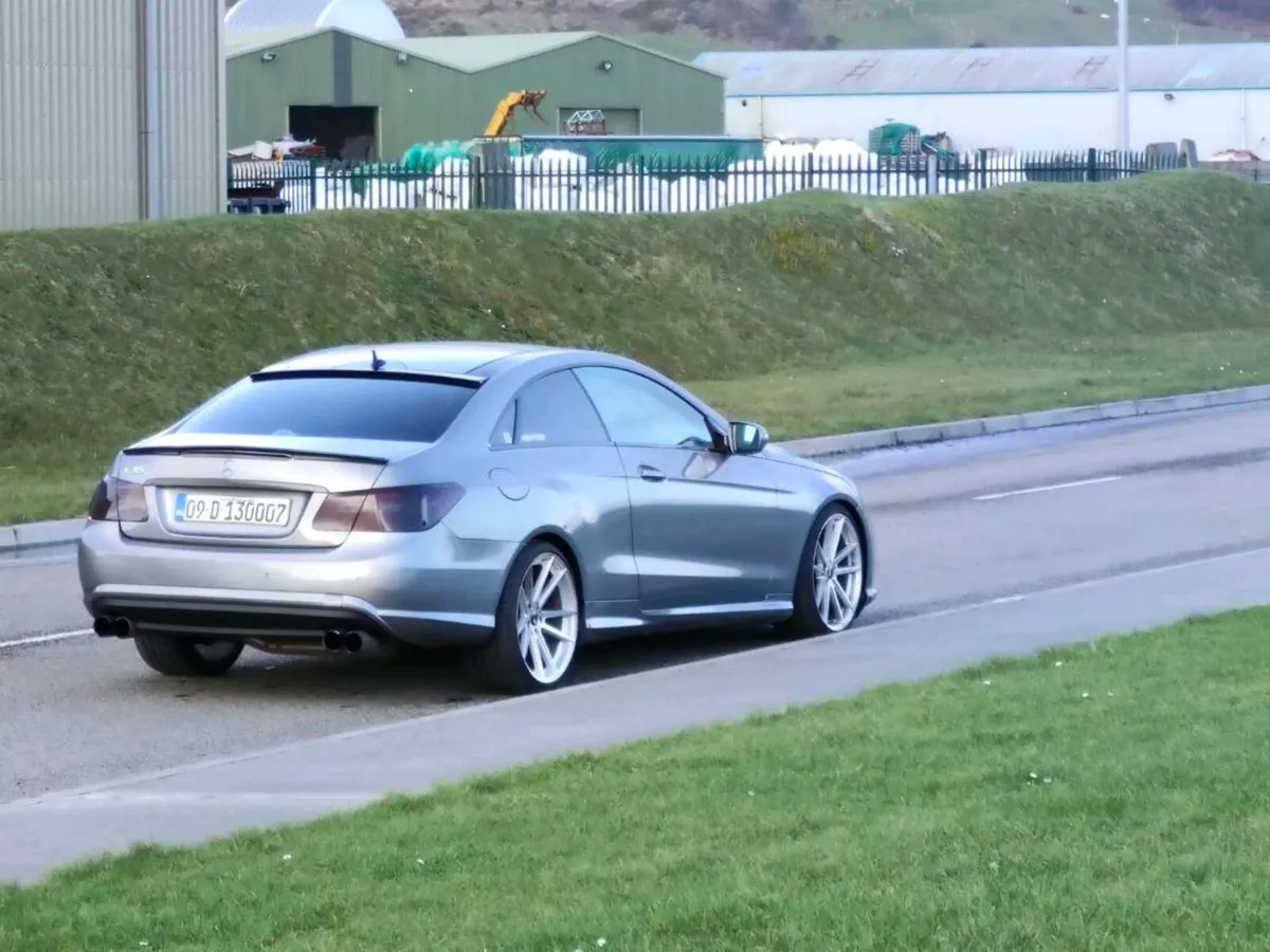Mercedes - Image 2