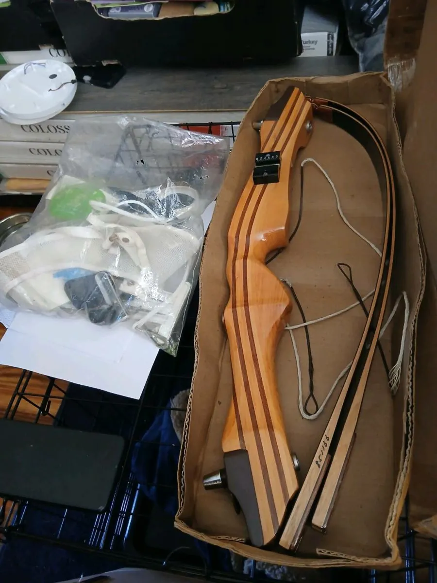 Archery bow - Image 1