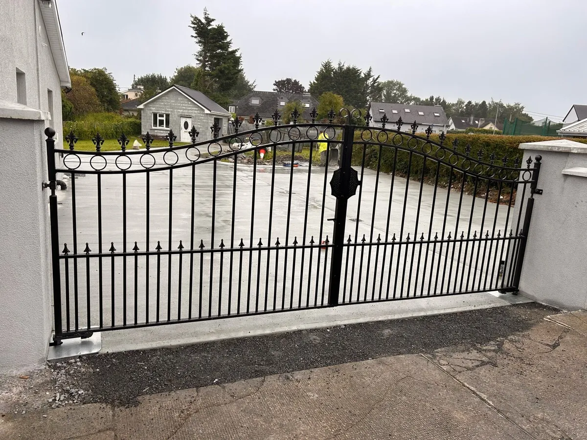 Gates on sale - Image 2