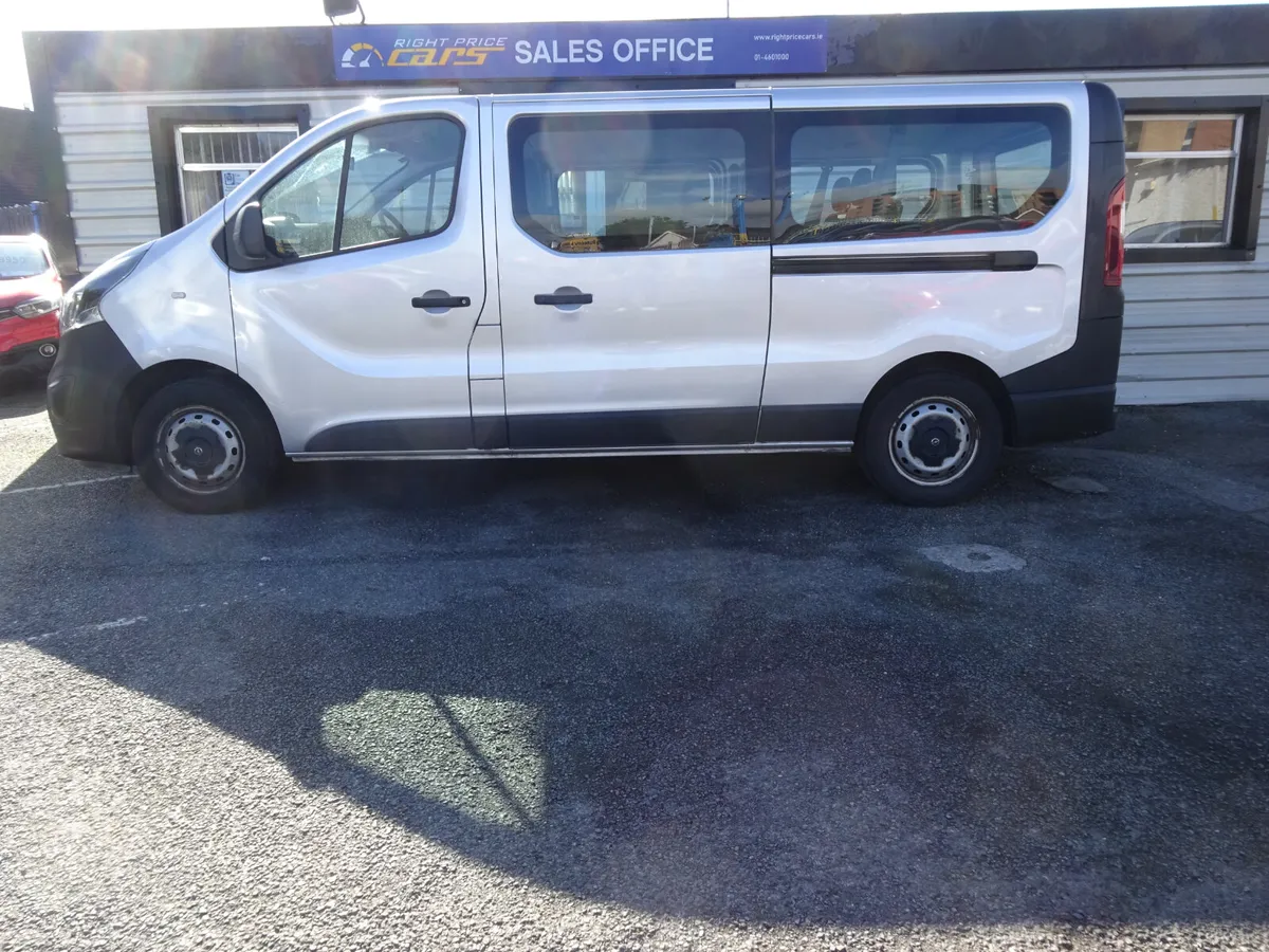 OPEL VIVARO NINE SEATER COMBI LOW MILEAGE - Image 4