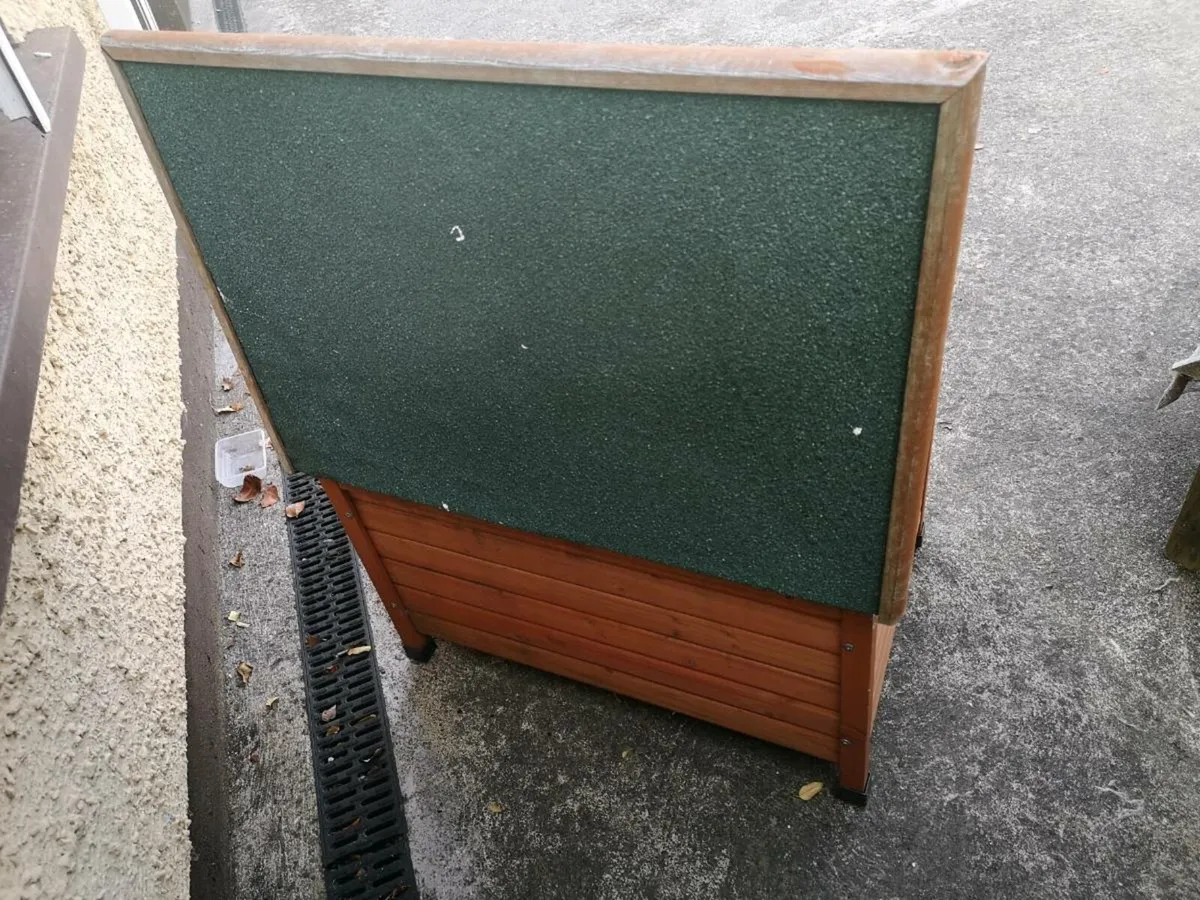 2 Cat houses / shelters for indoor / outdoor use - Image 3