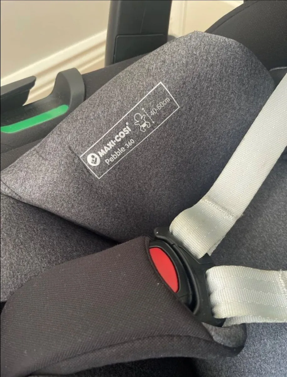 Maxi cosi baby car seat - Image 3